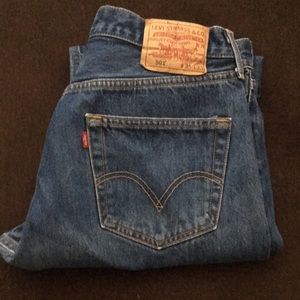 Men’s 501 Levi Jeans size 35W 33L